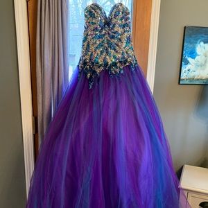 Ball gown, prom, dance, beauty pageant.